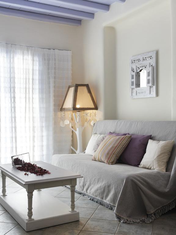 Gt Luxury Suites Ornos  Oda fotoğraf